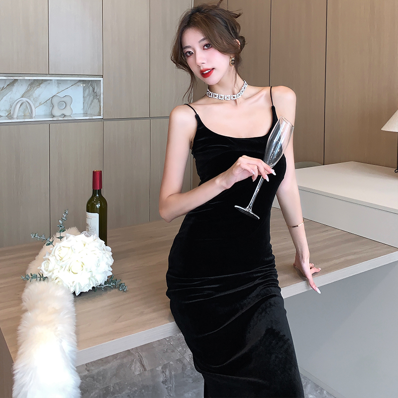 Women's French Retro Black Velvet Slip Dress Slim Fit Bodycon Long Dress for Fall Winter - Image 5