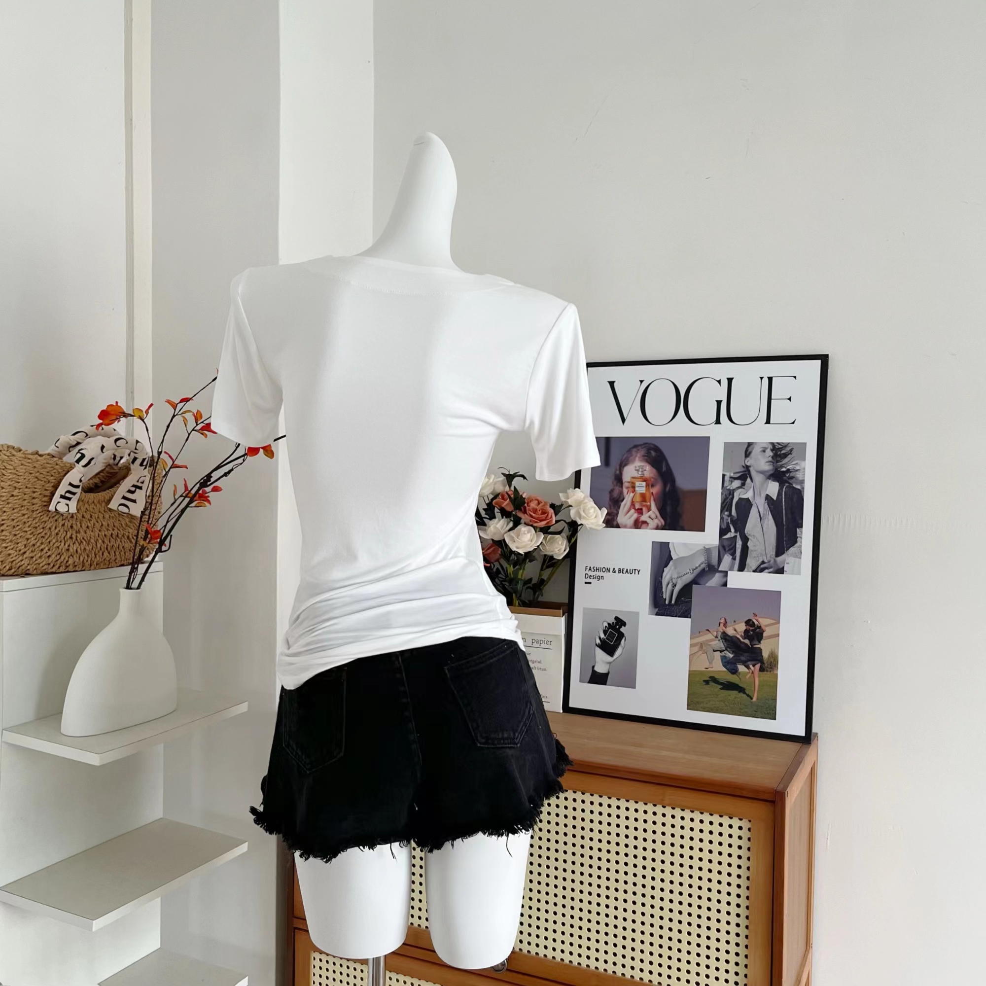 YOLO SHOP White V-Neck Short Sleeve Women's Summer T-Shirt - Image 5