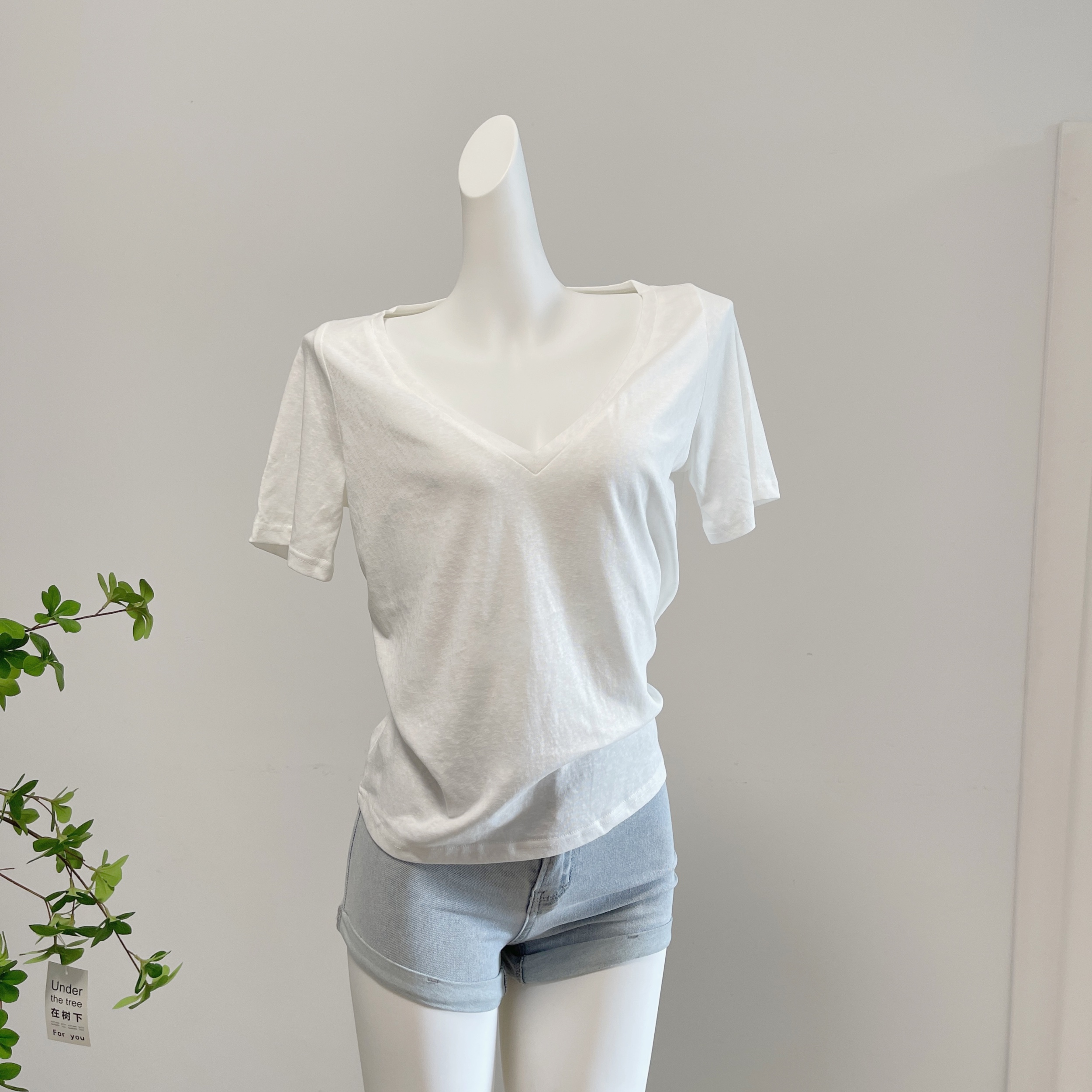 CHU Xiaochu Breeze Tee Summer Fabric Large Neckline Slimming Lightweight Cool T-Shirt - Image 5