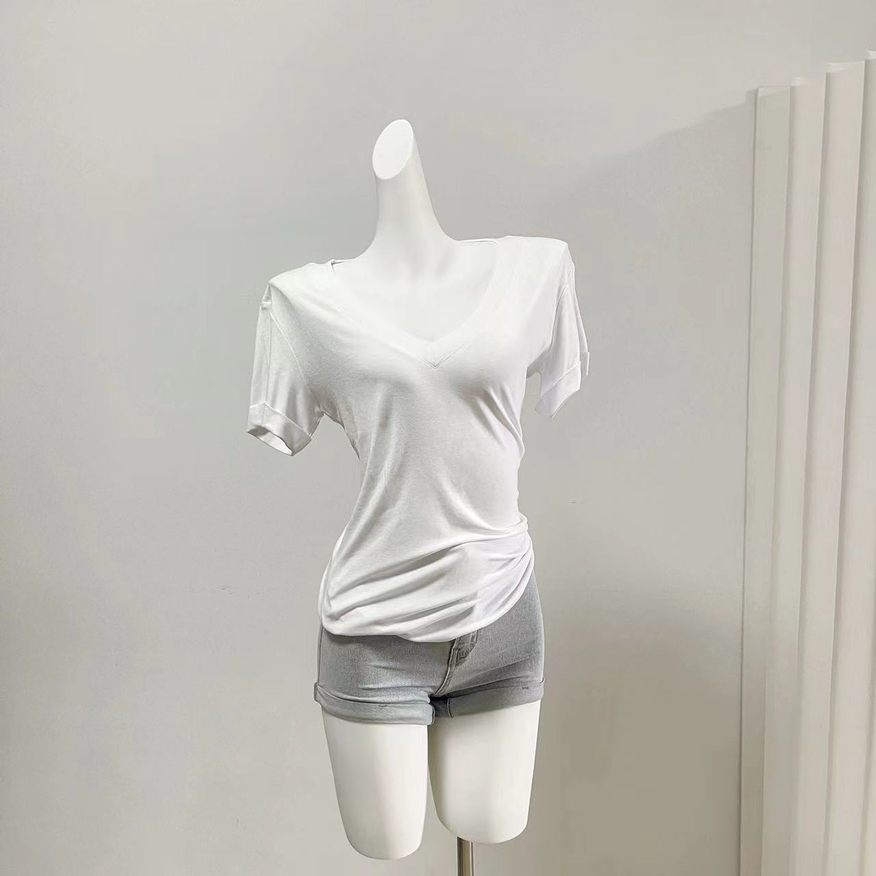 SUNONEONE Women's Summer V-Neck Cool Short Sleeve T-Shirt Loose Thin Solid Casual Top - Image 4