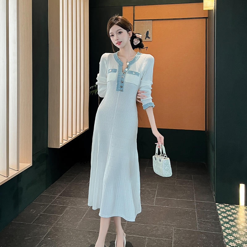 2025 Fall Winter New Small Fragrance Style Denim Spliced Round Neck Metal Button Long Sleeve Knit Dress with Waist - Image 3