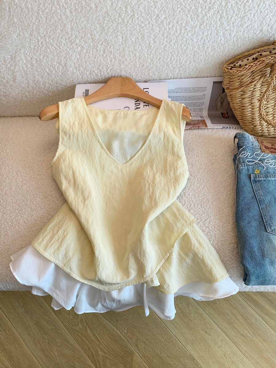 Women's Color Block V-Neck Sleeveless Shirt with Asymmetrical Ruffle Hem - Image 4